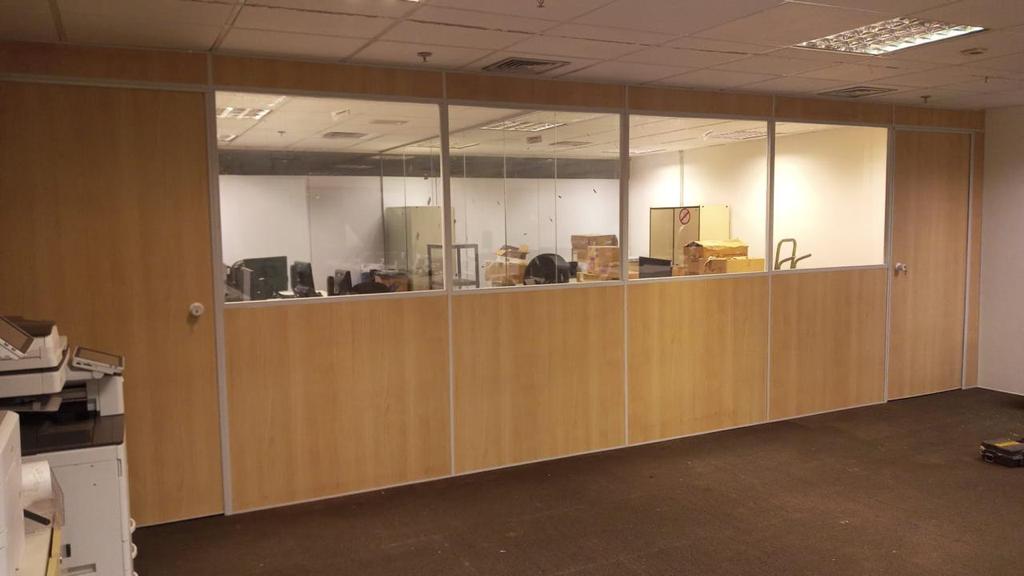 Divisória instalada em escritório